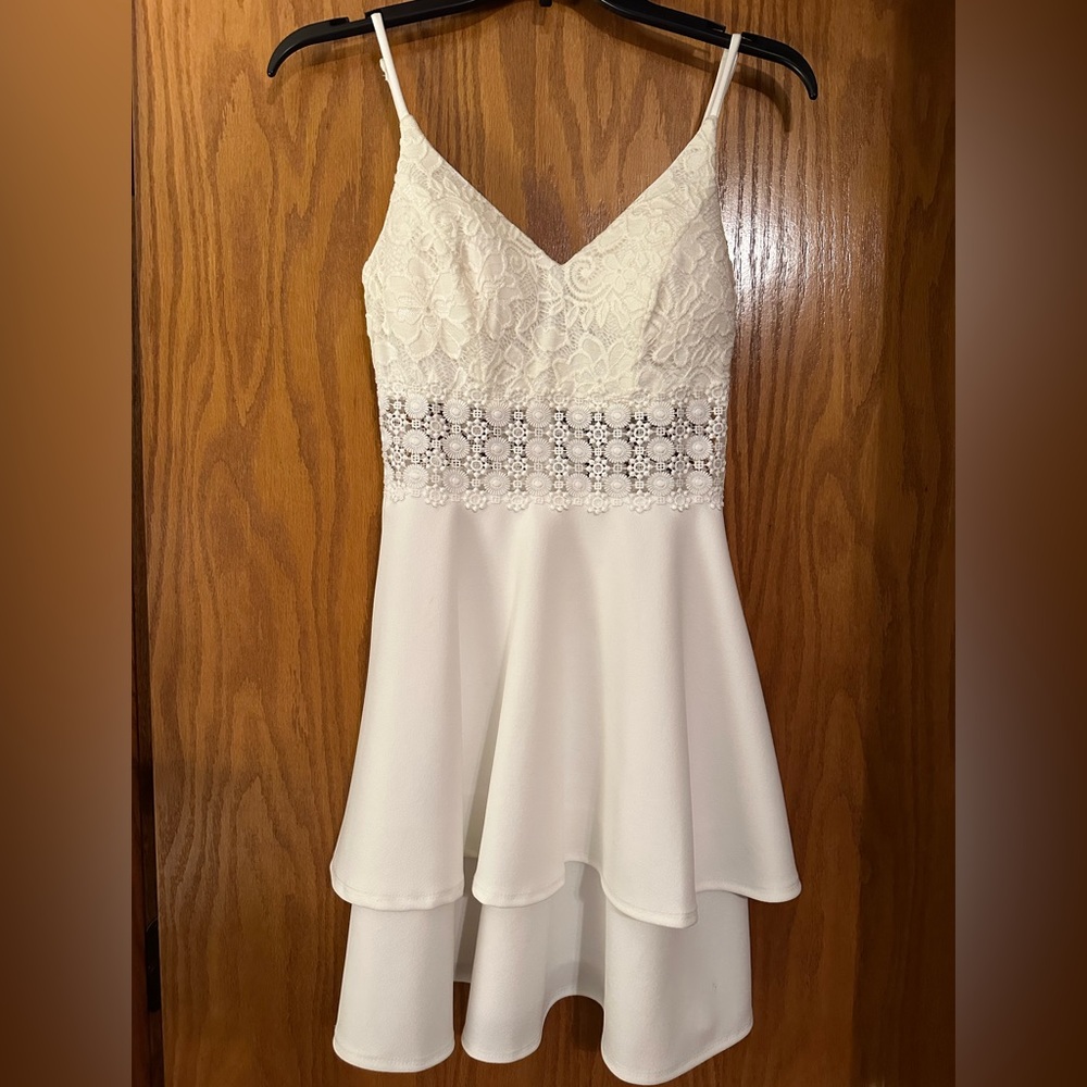 B. Darlin White Lace & Tiered Dress - Size 1/2